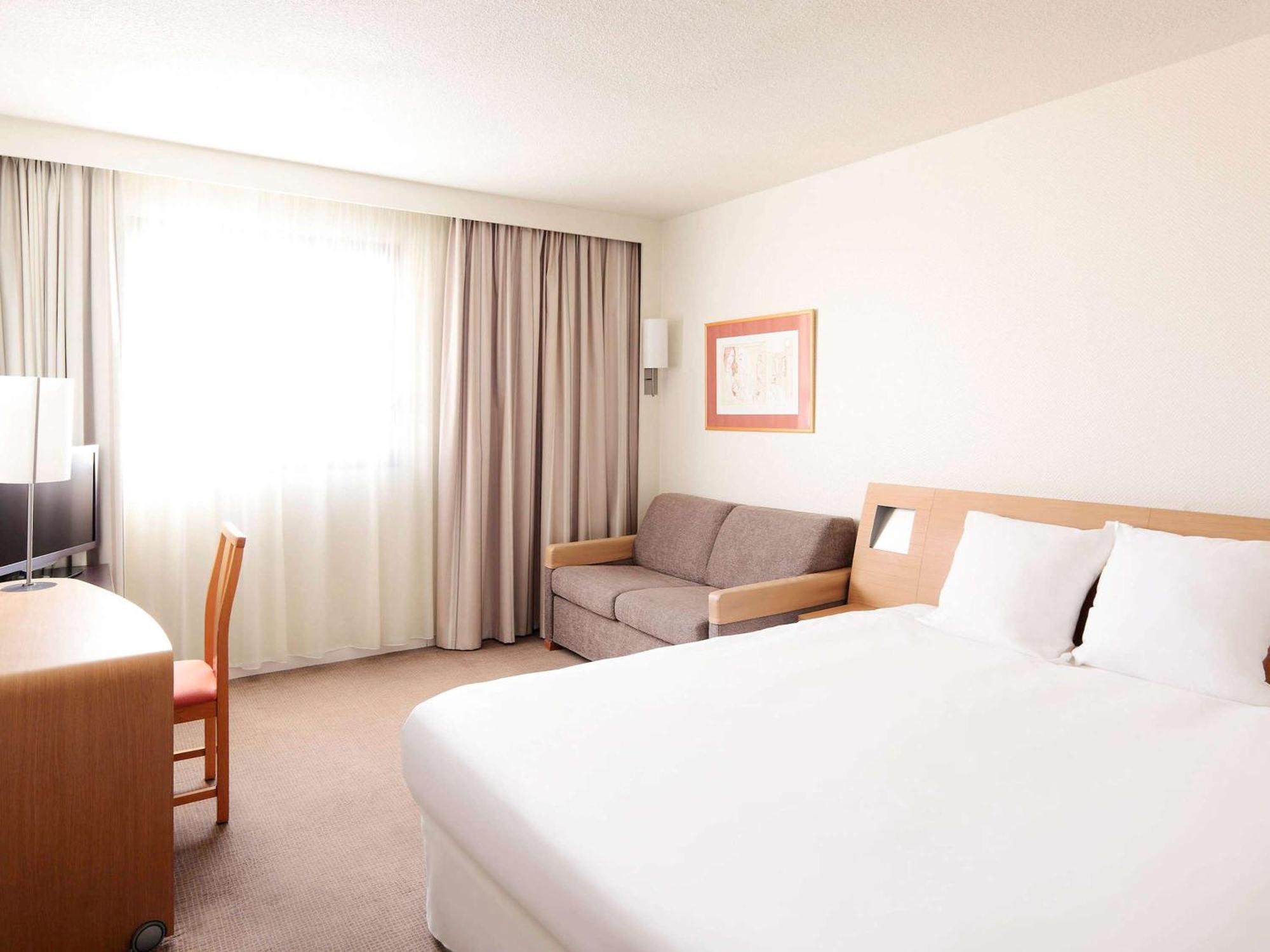 Novotel Atria Nimes Centre Kültér fotó