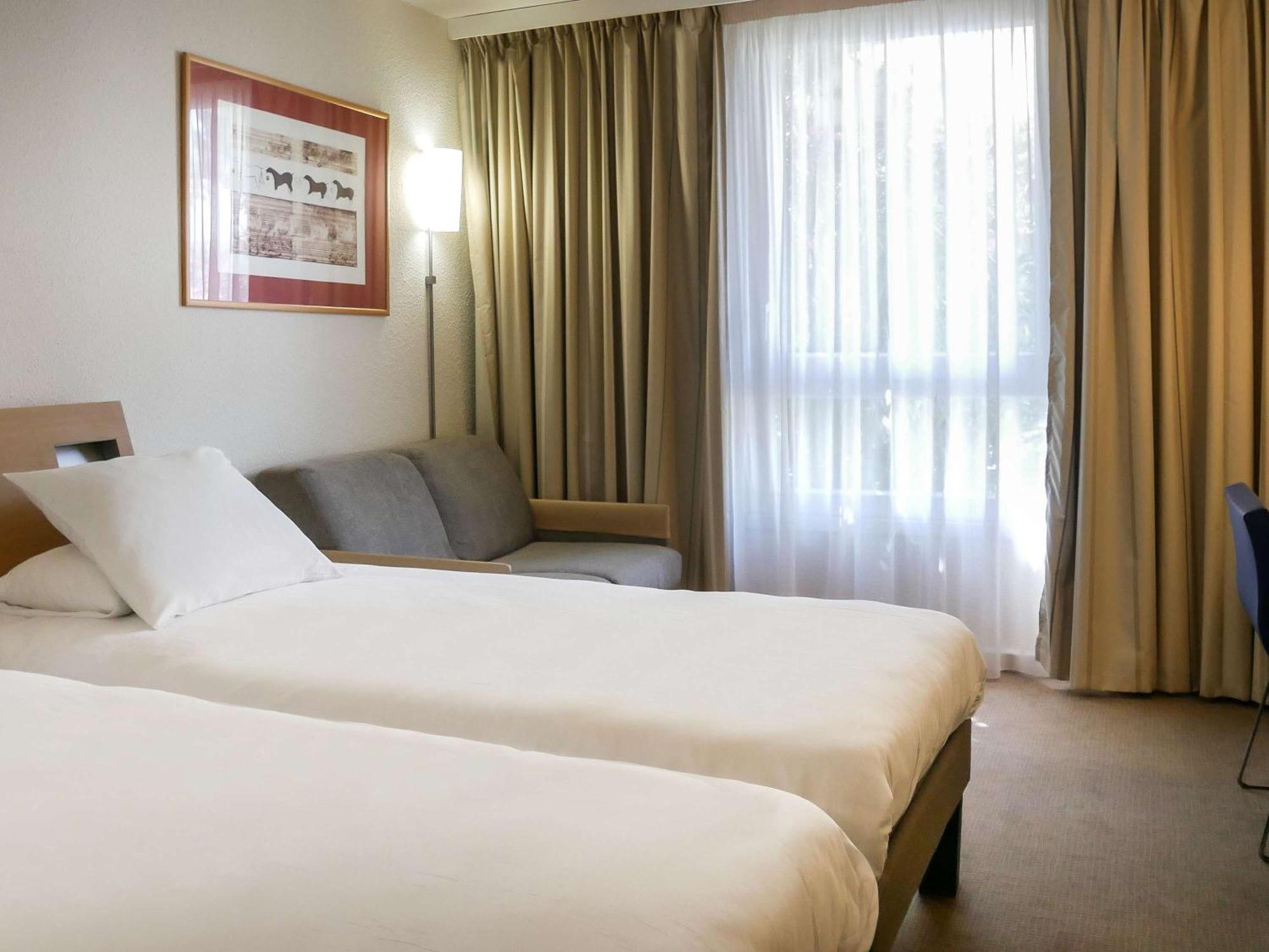 Novotel Atria Nimes Centre Kültér fotó