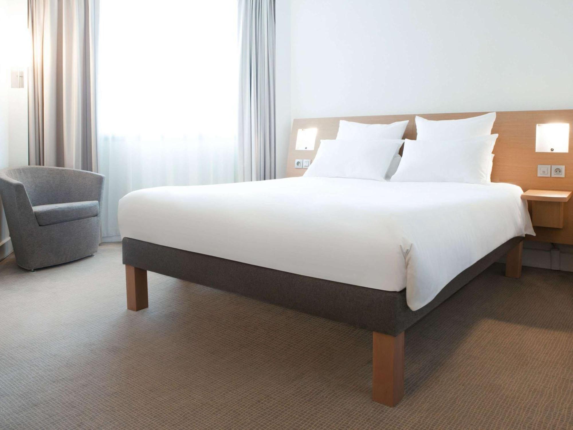 Novotel Atria Nimes Centre Kültér fotó