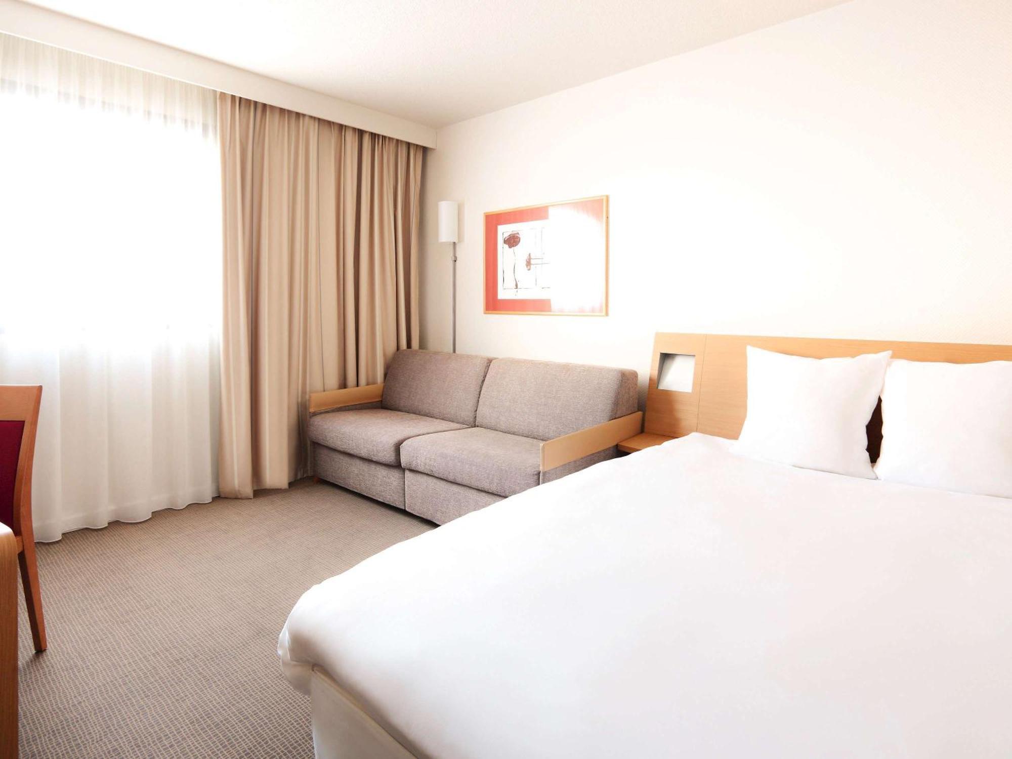 Novotel Atria Nimes Centre Kültér fotó