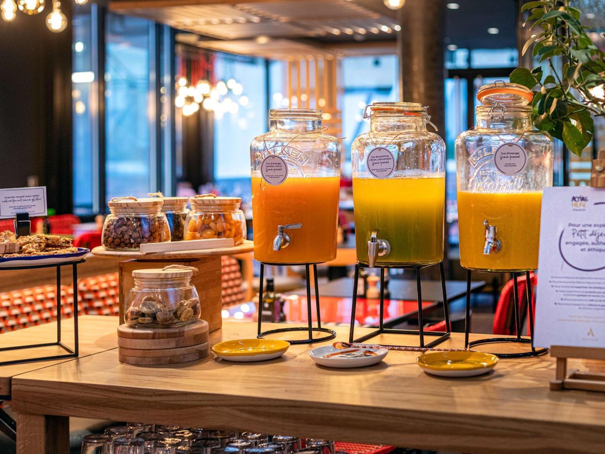 Novotel Atria Nimes Centre Kültér fotó